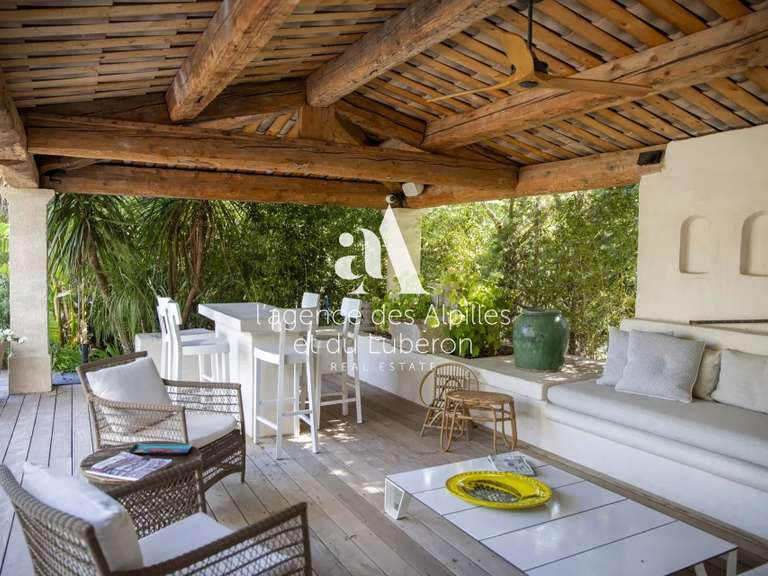 Propriété Paradou - 6 chambres - 400m²