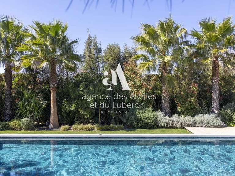 Propriété Paradou - 6 chambres - 400m²