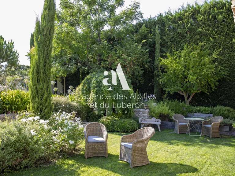 Propriété Paradou - 6 chambres - 400m²