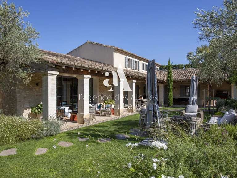 Propriété Paradou - 6 chambres - 400m²