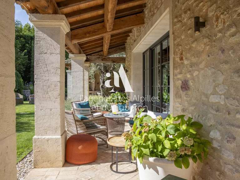 Propriété Paradou - 6 chambres - 400m²