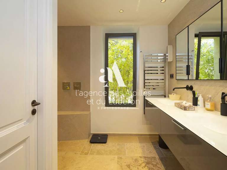 Propriété Paradou - 6 chambres - 400m²