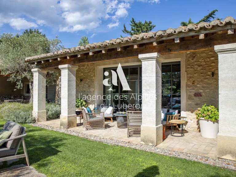 Propriété Paradou - 6 chambres - 400m²