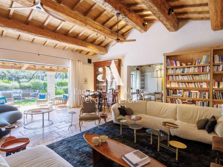 Propriété Paradou - 6 chambres - 400m²