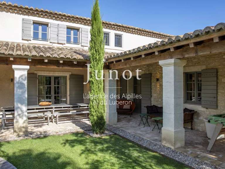Propriété Paradou - 6 chambres - 400m²