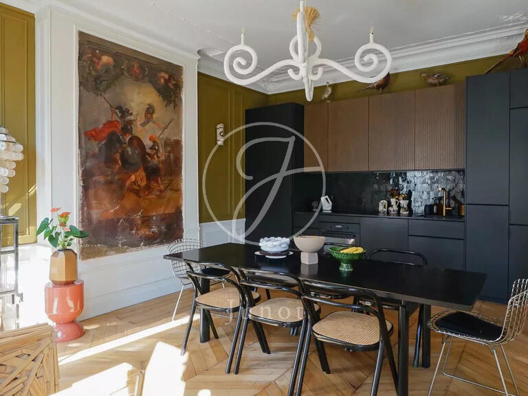 Appartement Paris 10e - 3 chambres - 143m²