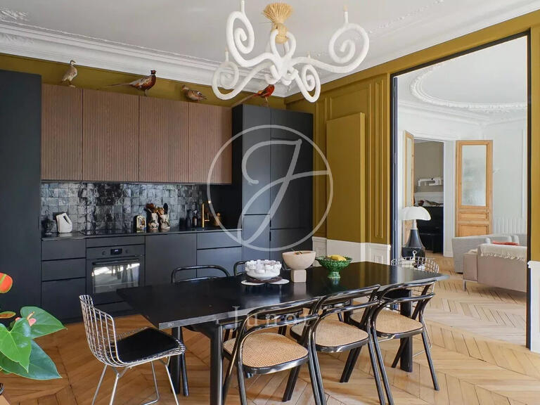 Appartement Paris 10e - 3 chambres - 143m²