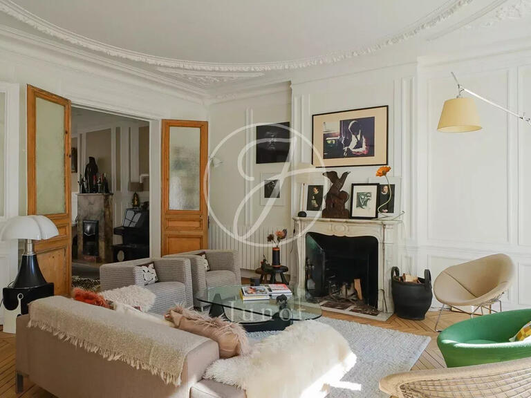Appartement Paris 10e - 3 chambres - 143m²
