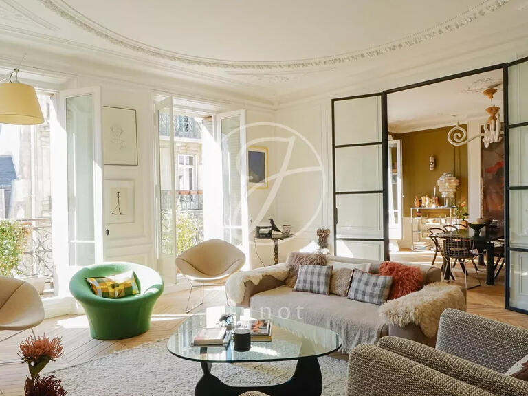 Appartement Paris 10e - 3 chambres - 143m²
