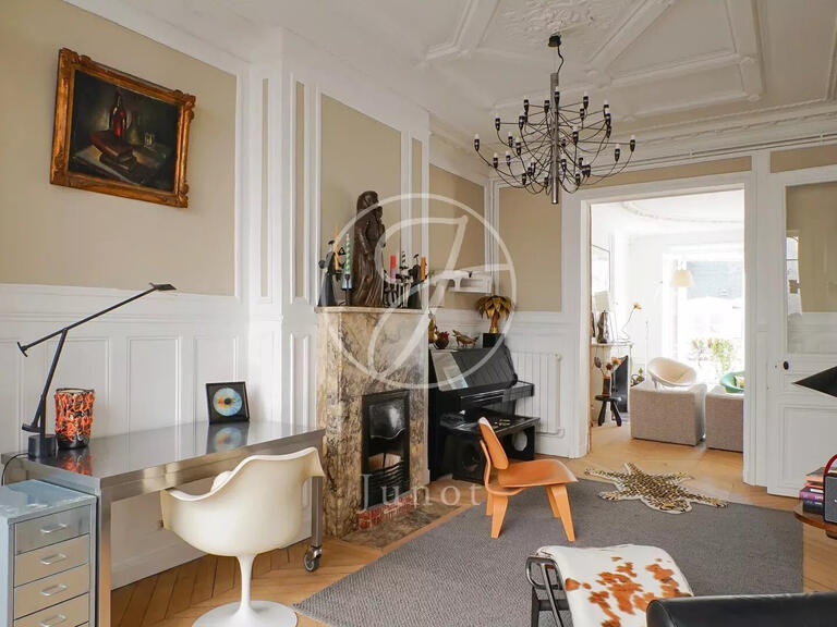 Appartement Paris 10e - 3 chambres - 143m²