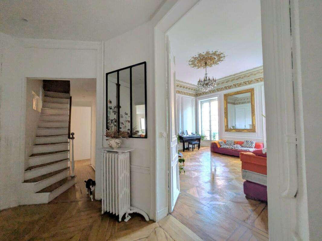 Apartment Paris 10e