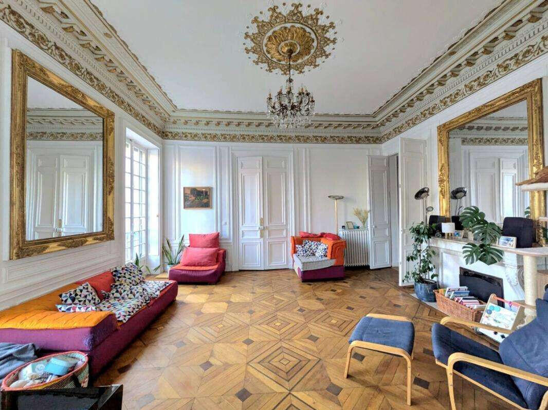Apartment Paris 10e