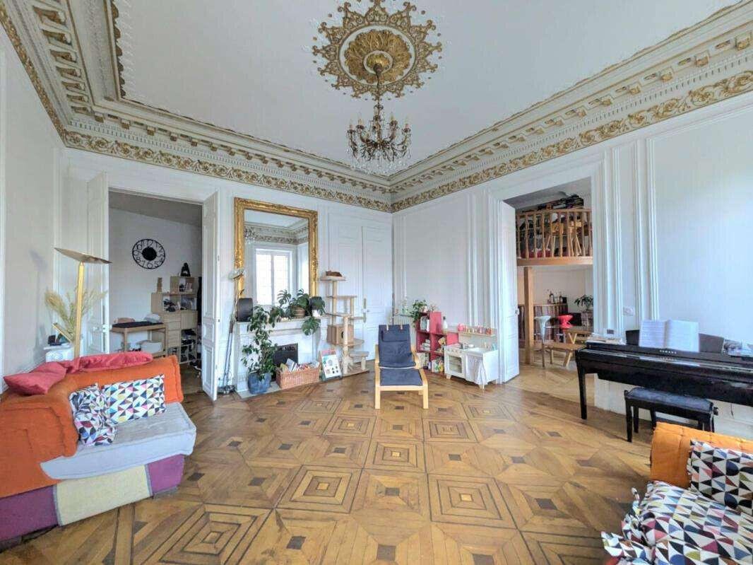 Apartment Paris 10e