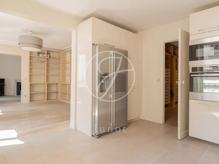 Appartement Paris 10e - 4 chambres - 190m²