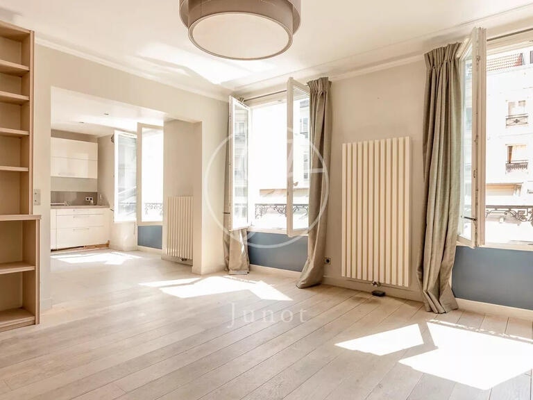 Appartement Paris 10e - 4 chambres - 190m²