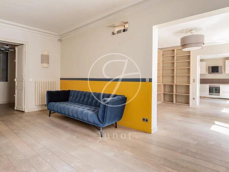 Appartement Paris 10e - 4 chambres - 190m²