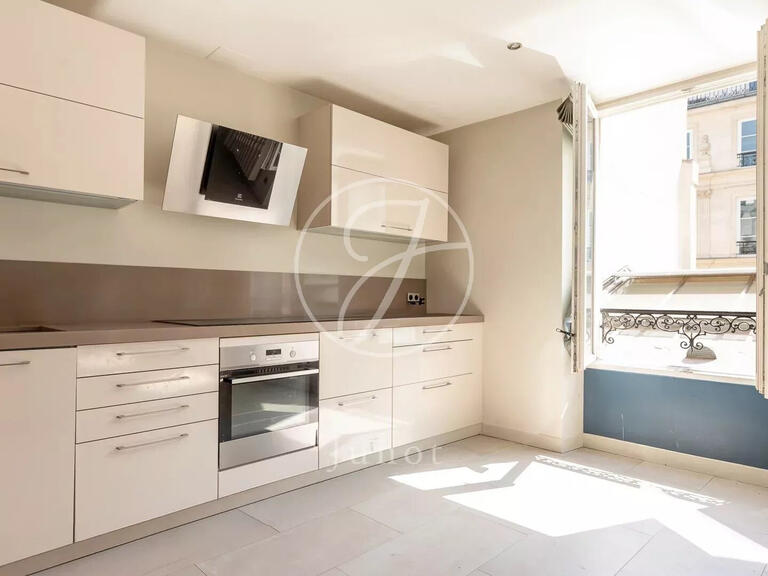 Appartement Paris 10e - 4 chambres - 190m²