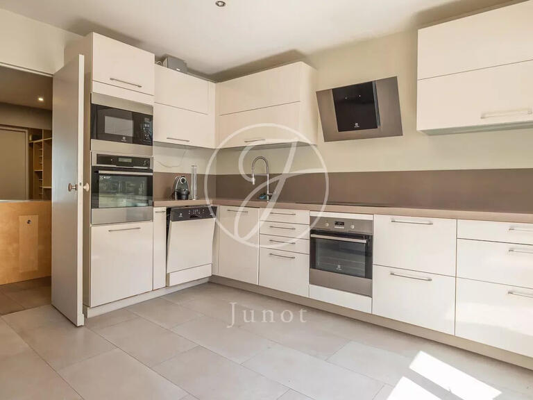 Appartement Paris 10e - 4 chambres - 190m²