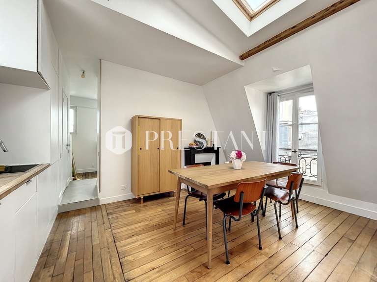 Appartement Paris 10e - 3 chambres - 105m²