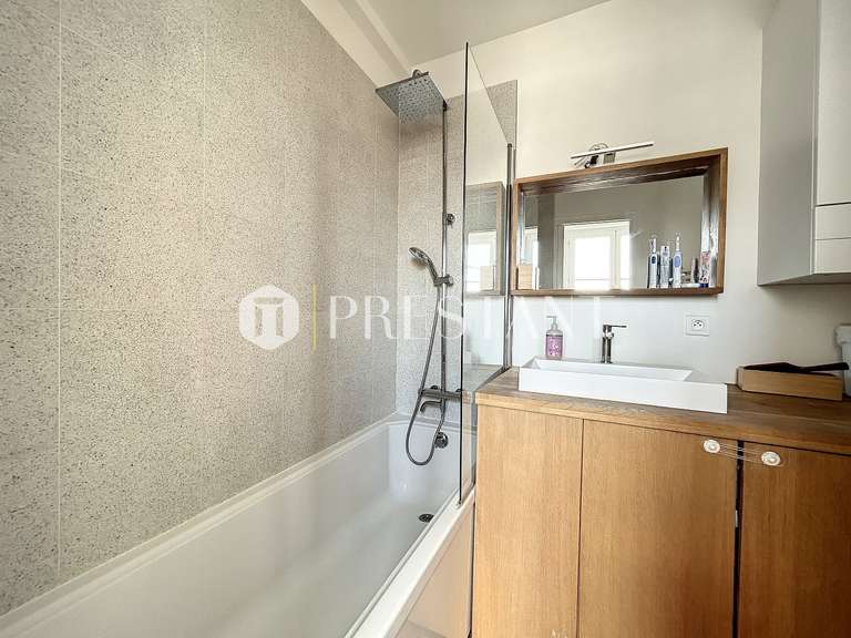Appartement Paris 10e - 3 chambres - 105m²