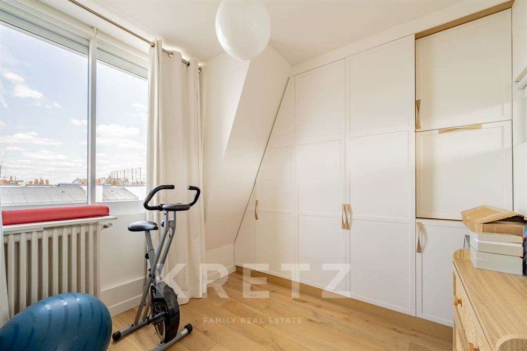 Apartment Paris 10e