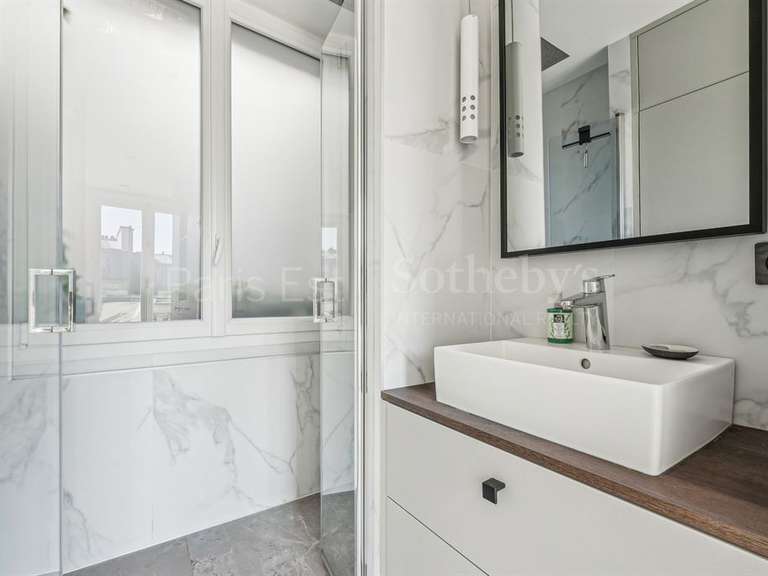 Appartement Paris 10e - 3 chambres - 154m²