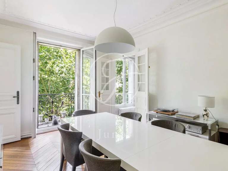 Appartement Paris 10e - 3 chambres - 118m²