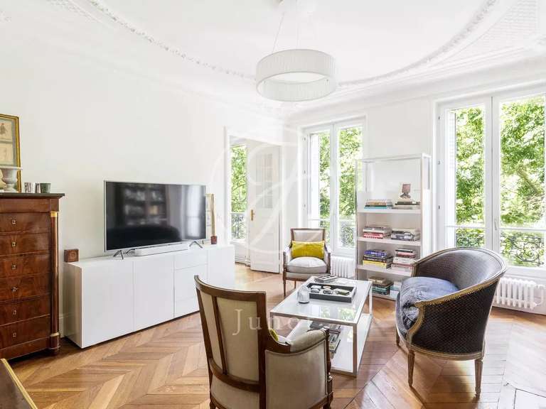 Appartement Paris 10e - 3 chambres - 118m²
