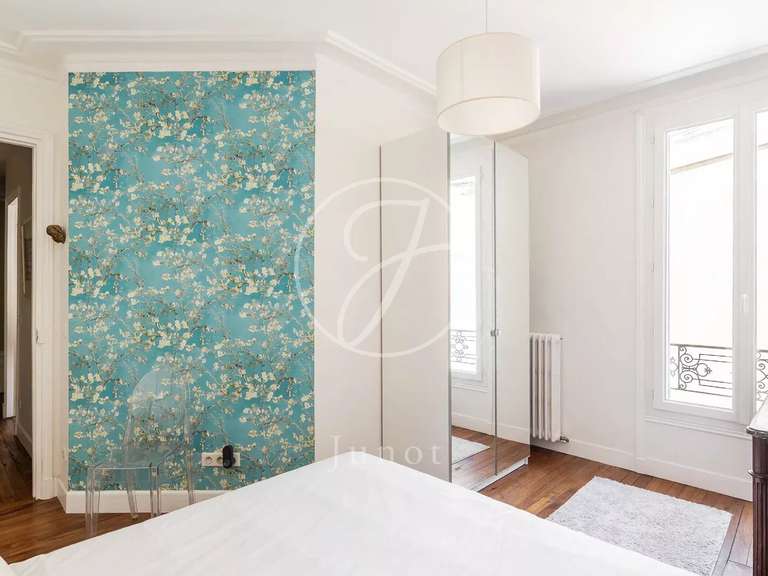 Appartement Paris 10e - 3 chambres - 118m²