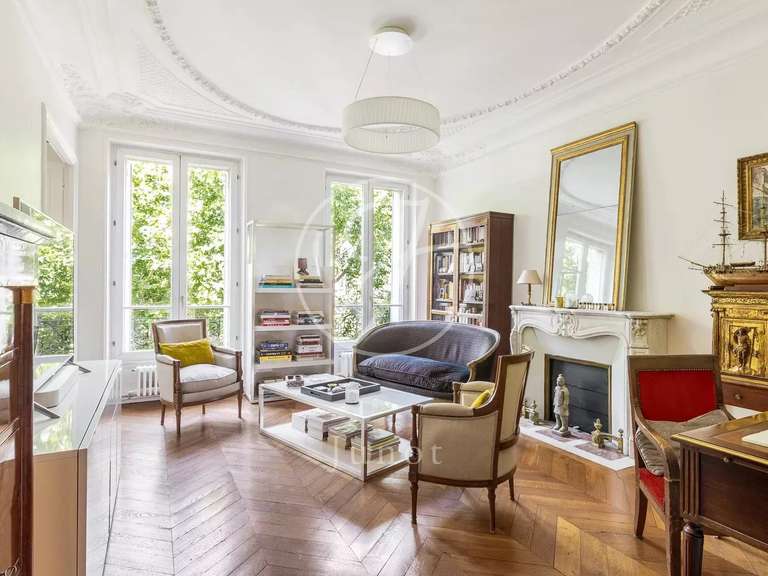 Appartement Paris 10e - 3 chambres - 118m²