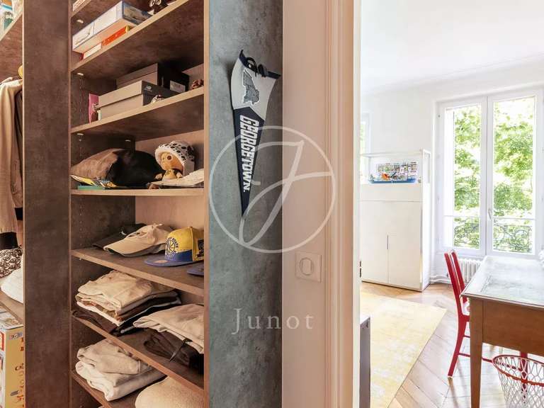 Appartement Paris 10e - 3 chambres - 118m²