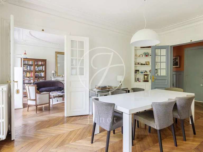 Appartement Paris 10e - 3 chambres - 118m²
