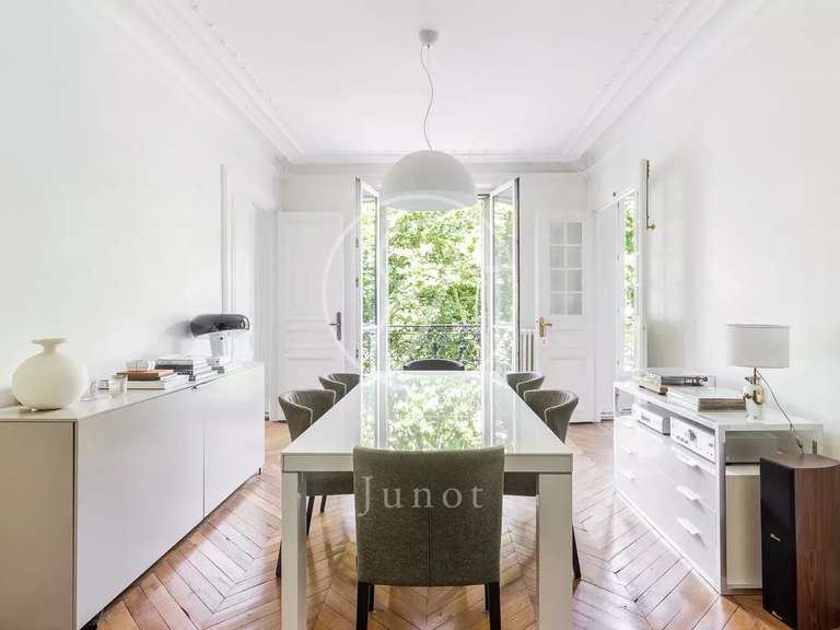 Appartement Paris 10e - 3 chambres - 118m²