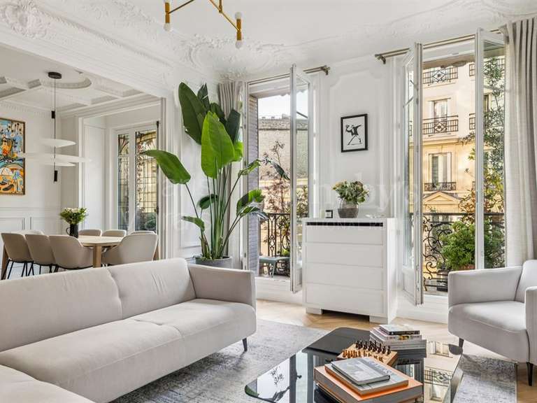 Apartment Paris 10e - 4 bedrooms - 127m²