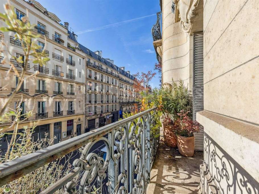 Apartment Paris 10e