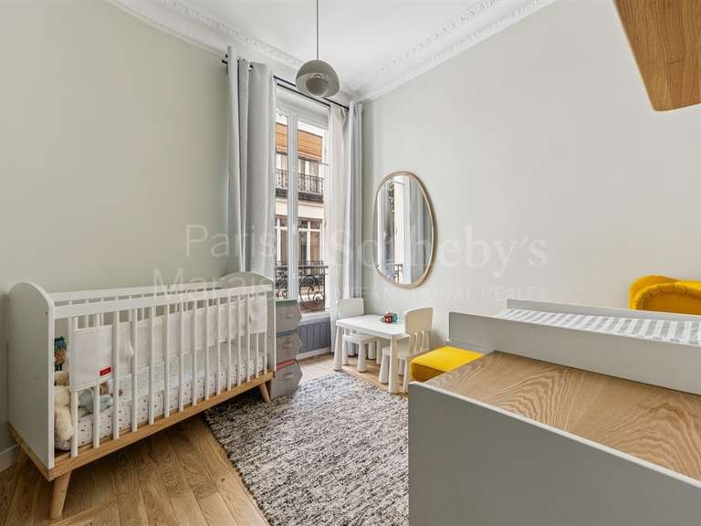 Apartment Paris 10e - 4 bedrooms - 127m²