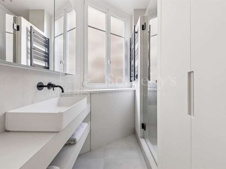 Apartment Paris 10e - 4 bedrooms - 127m²