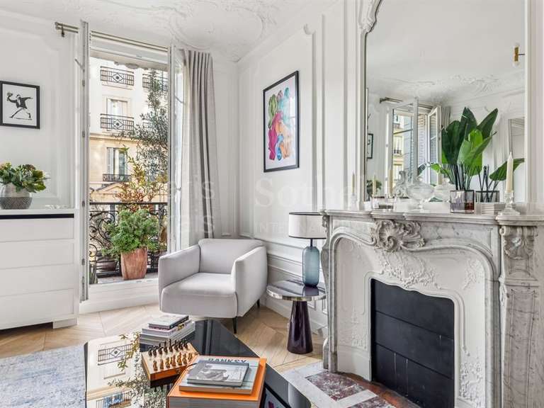 Apartment Paris 10e - 4 bedrooms - 127m²