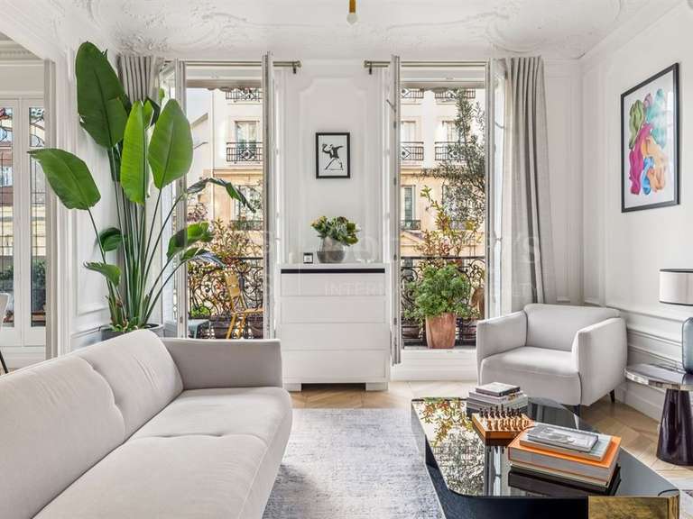 Apartment Paris 10e - 4 bedrooms - 127m²