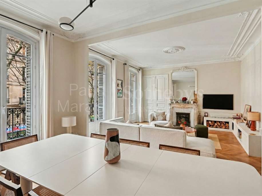 Apartment Paris 10e