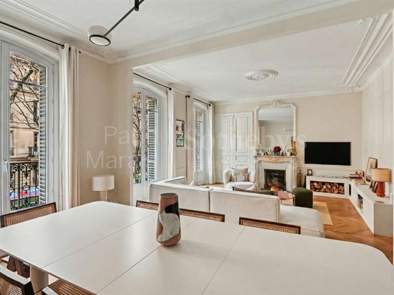Appartement Paris 10e - 2 chambres - 91m²