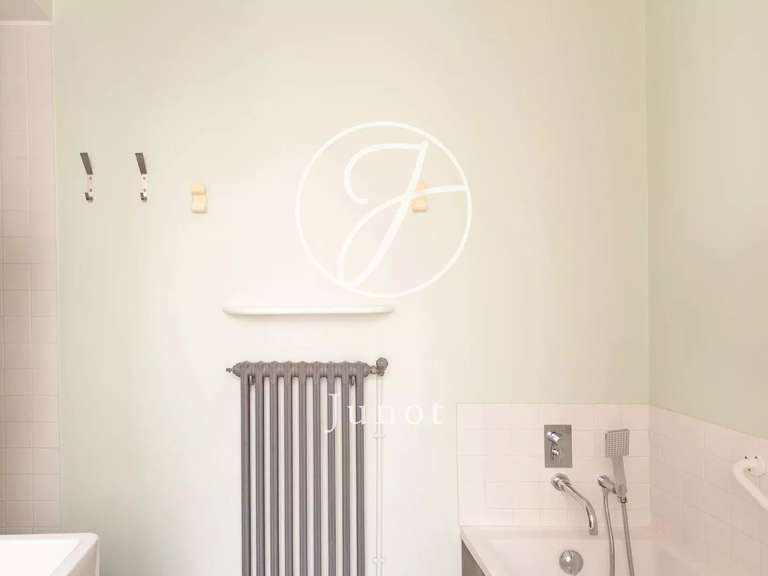 Appartement Paris 10e - 3 chambres - 88m²