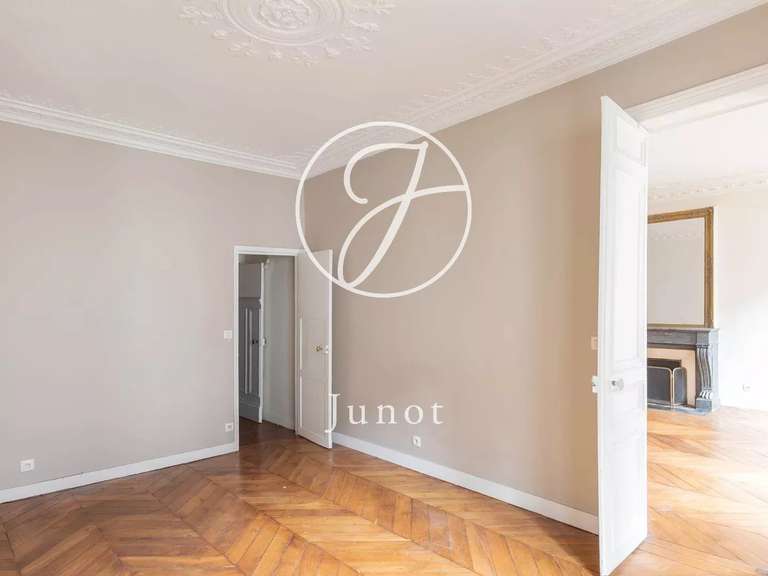 Appartement Paris 10e - 3 chambres - 88m²