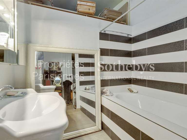 Appartement Paris 10e - 4 chambres - 146m²