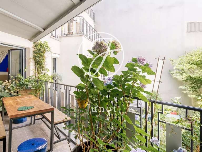 Appartement Paris 10e - 2 chambres - 98m²