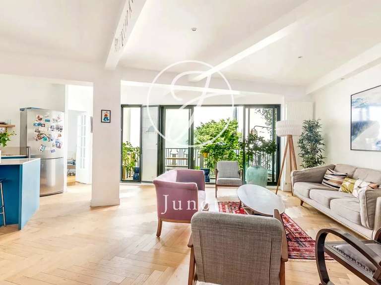 Appartement Paris 10e - 2 chambres - 98m²