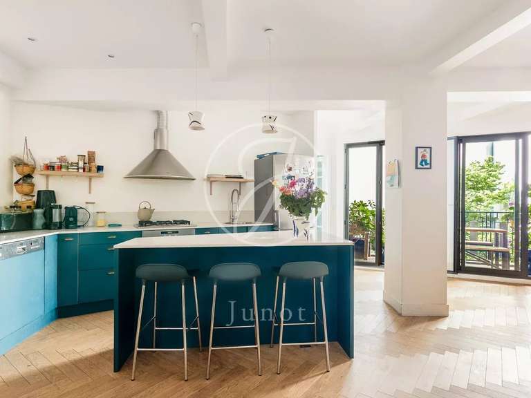 Appartement Paris 10e - 2 chambres - 98m²