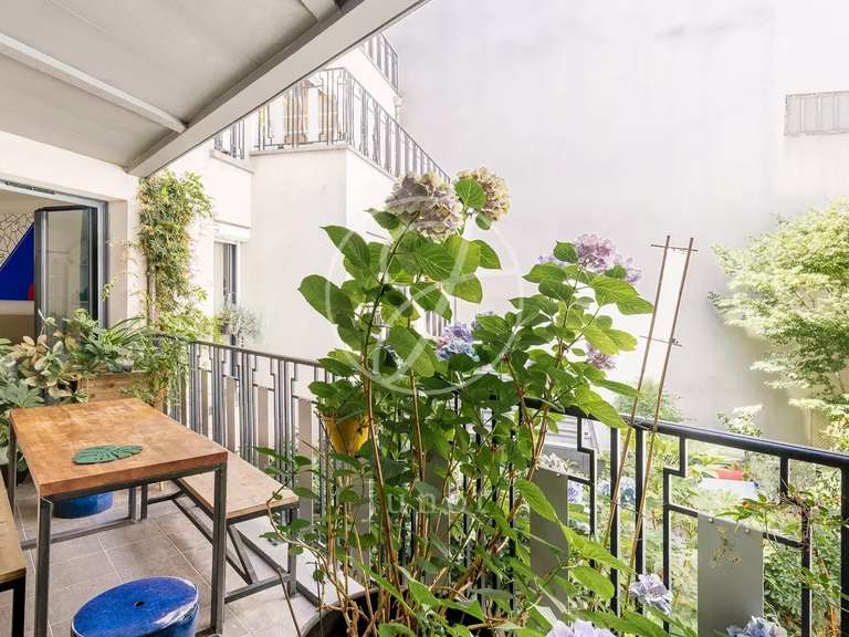 Appartement Paris 10e - 2 chambres - 98m²