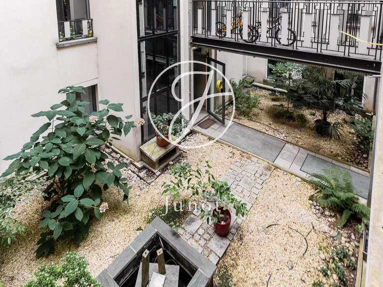 Appartement Paris 10e - 2 chambres - 98m²