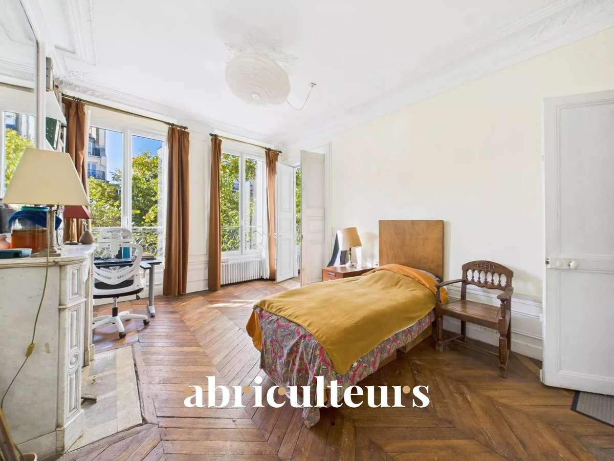 Apartment Paris 10e